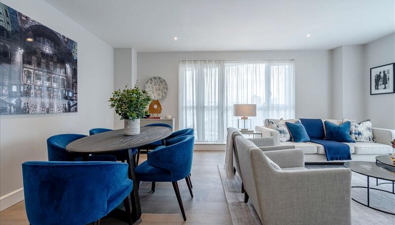 2 bed property in Westferry Circus, London